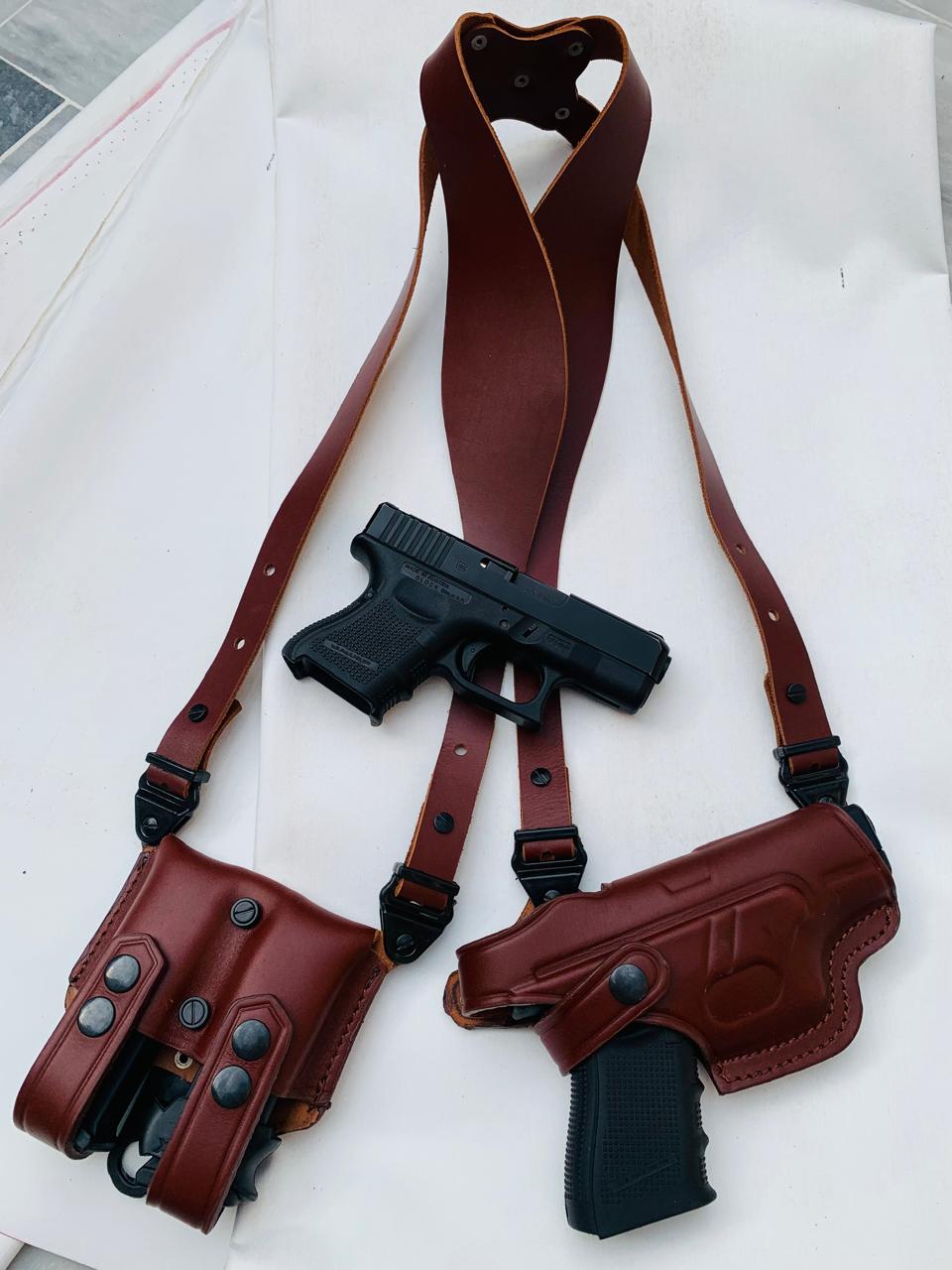 Glock 17/19 Leather Shoulder Holster with Dual Magazine Pouches